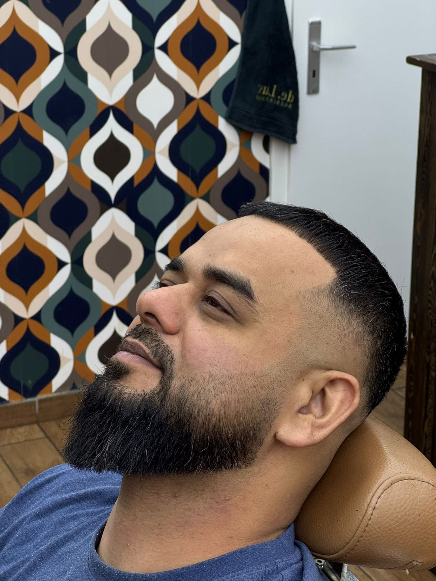 Bart-Trim und Fade bei De.lux Barbershop Düsseldorf